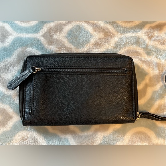 Tommy Hilfiger - Picture 3 of 3